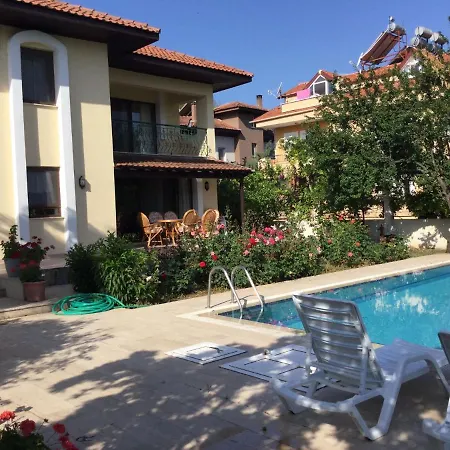 Serene With Pool And Peaceful Garden In Dalyan, 빌라 무글라