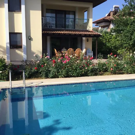 Serene With Pool And Peaceful Garden In Dalyan, 빌라 무글라